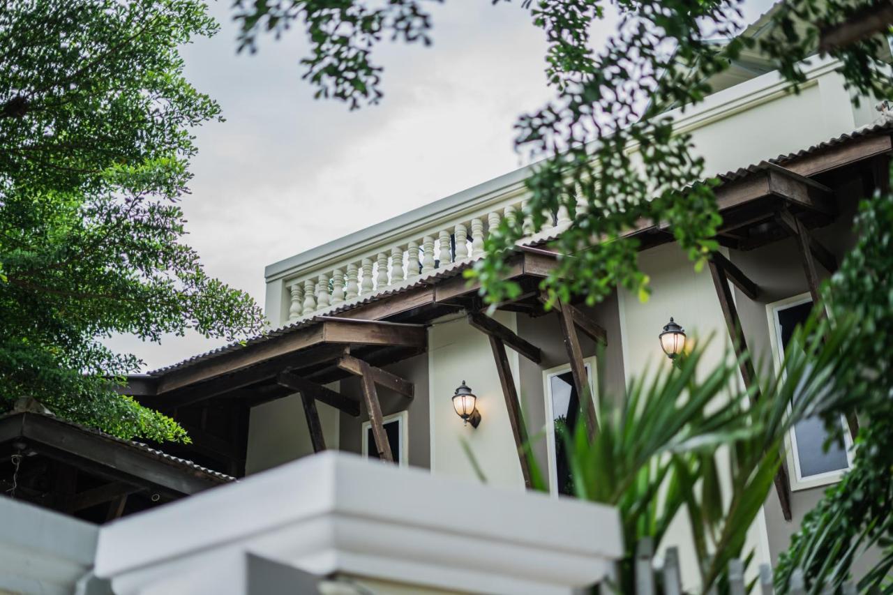 โรงแรมเอ็มเอเคเค กำปอต ภายนอก รูปภาพ