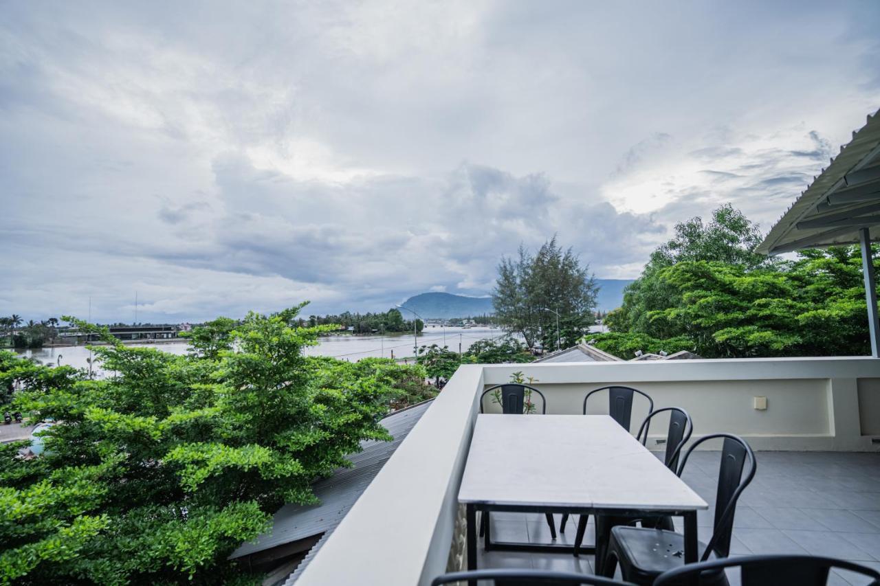 โรงแรมเอ็มเอเคเค กำปอต ภายนอก รูปภาพ