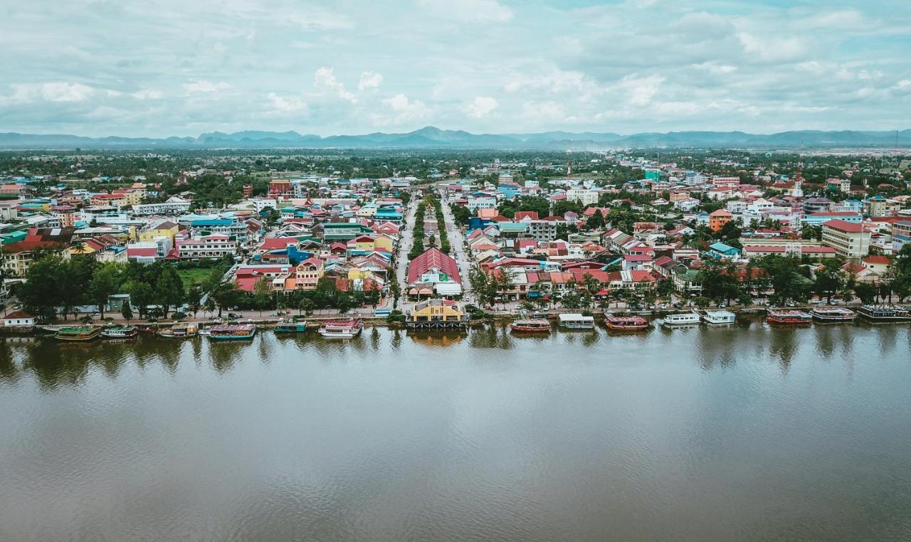 โรงแรมเอ็มเอเคเค กำปอต ภายนอก รูปภาพ